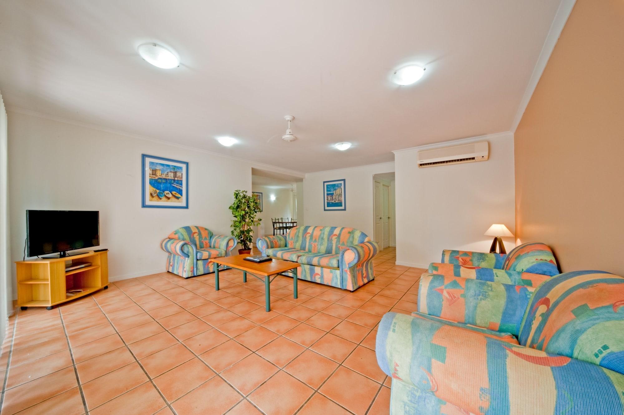 At Beach Court Holiday Villas Airlie Beach Eksteriør billede