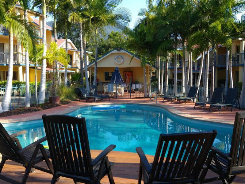 At Beach Court Holiday Villas Airlie Beach Eksteriør billede
