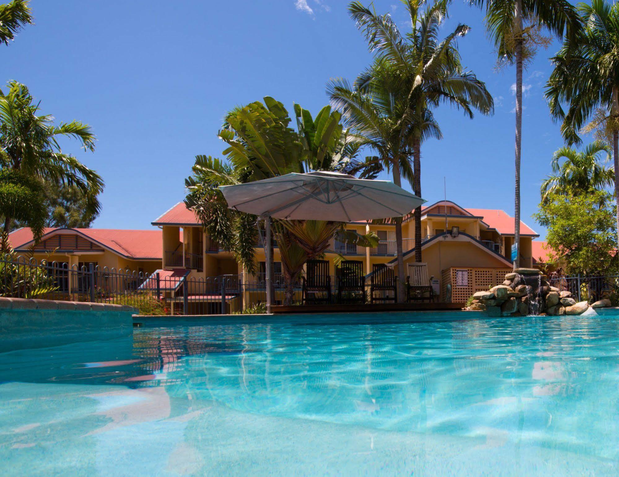 At Beach Court Holiday Villas Airlie Beach Eksteriør billede