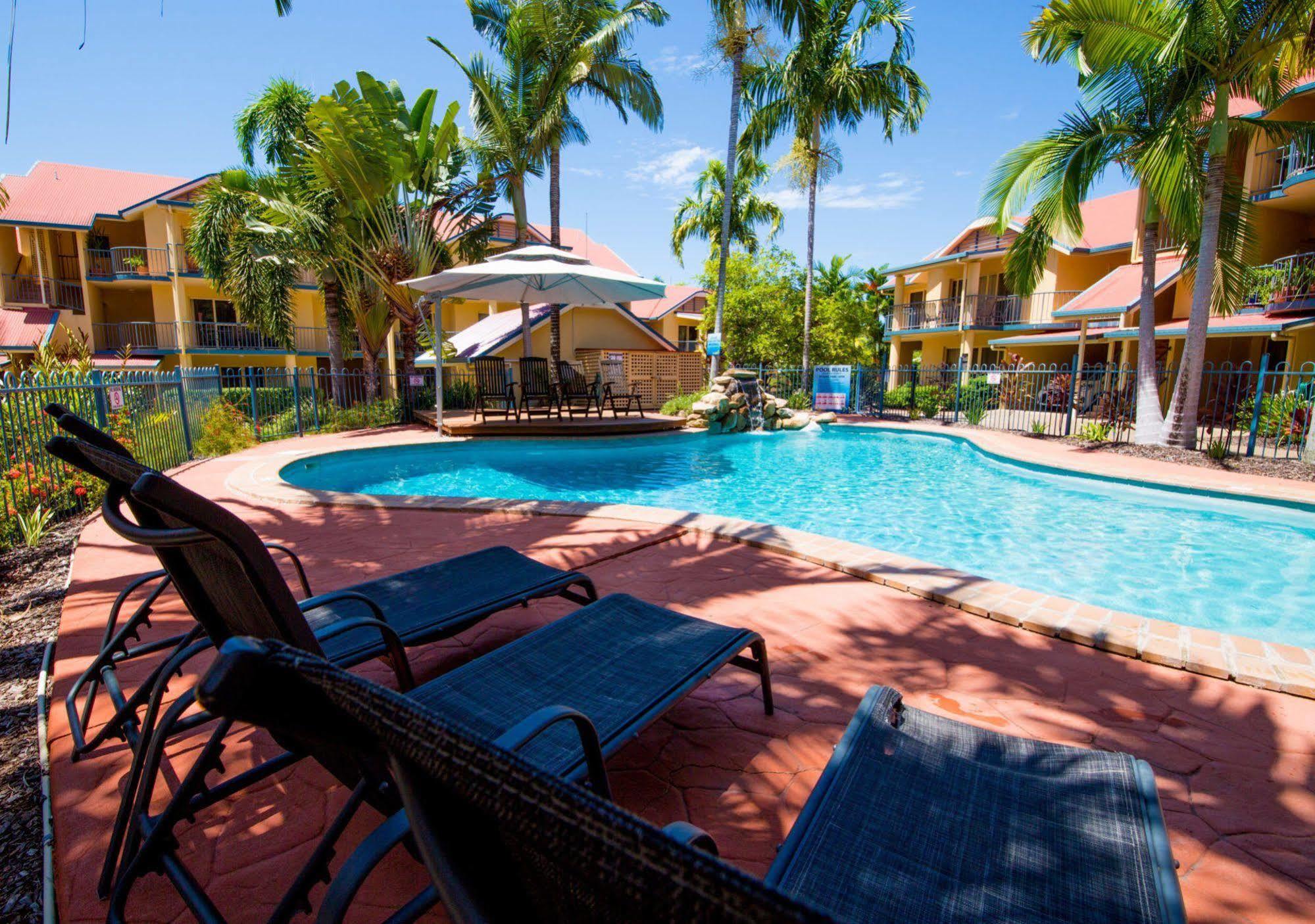 At Beach Court Holiday Villas Airlie Beach Eksteriør billede
